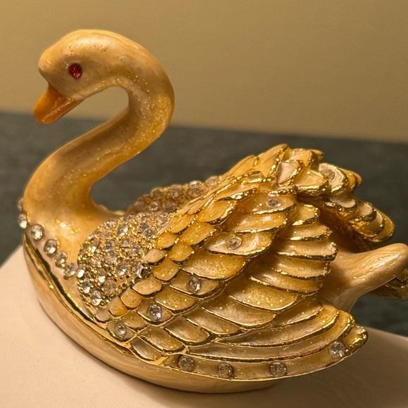 Enameled and crystal Swan Trinket Box - Picture 3 of 11